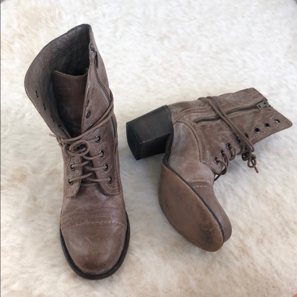 Steve Madden Brown lace up heeled ankle booties